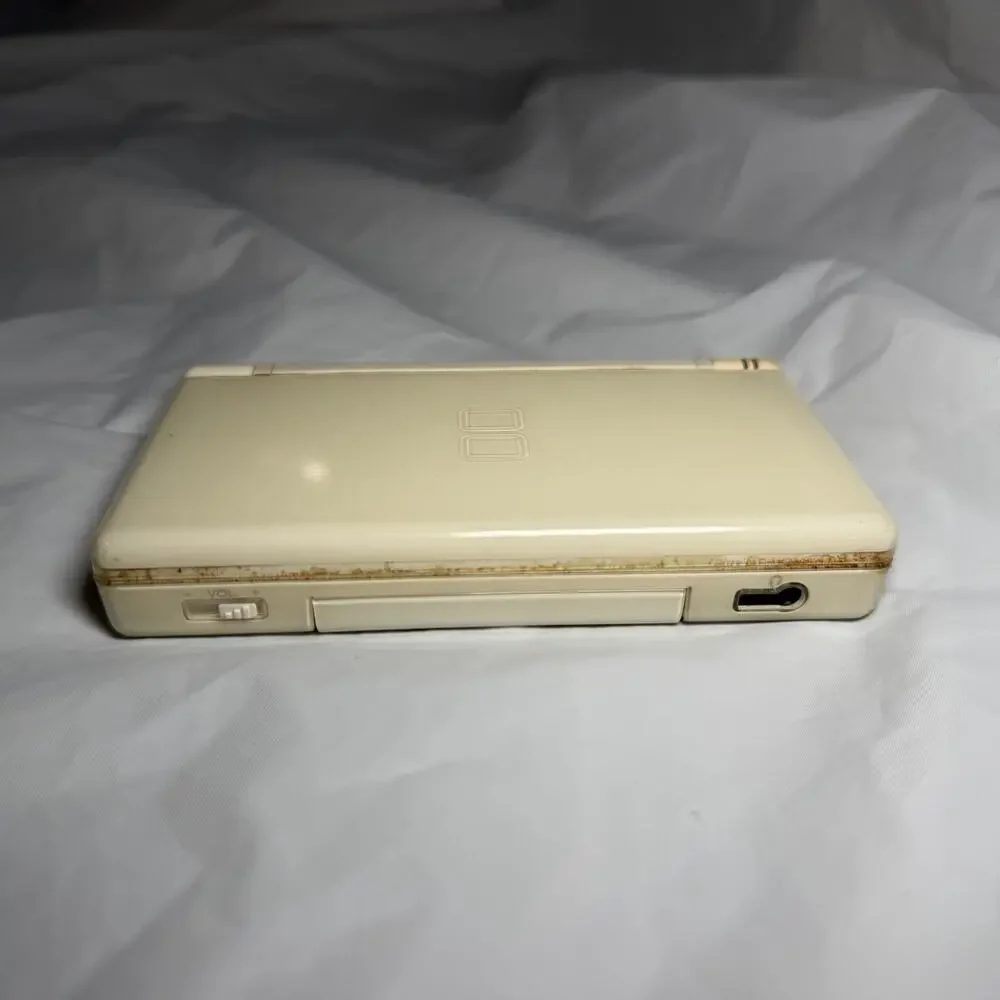 Nintendo DS Lite Console White USG-001 Japanese w New Battery READ DESCRIPTION